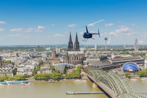 Hubschrauber-Rundflug über Köln