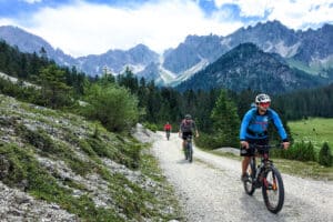 Anspruchsvolle E-Bike-Tour auf die Hallerangeralm