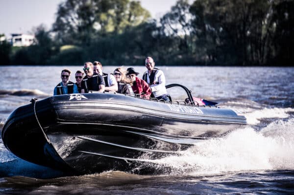 RIB Speedboat fahren in Hamburg (75 Min.)