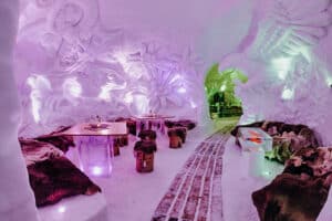 Übernachtung mit Käsefondue im 4er-Iglu