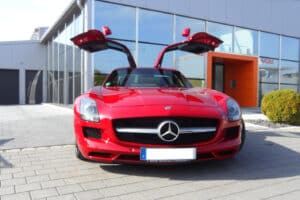 Mercedes SLS AMG Flügeltürer fahren