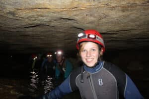 Trekking in der Wasserhöhle bei Reutlingen