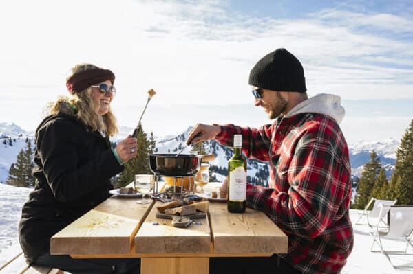 Fondue Deluxe im Iglu Gstaad