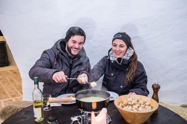 Fondue essen im Iglu Kühtai