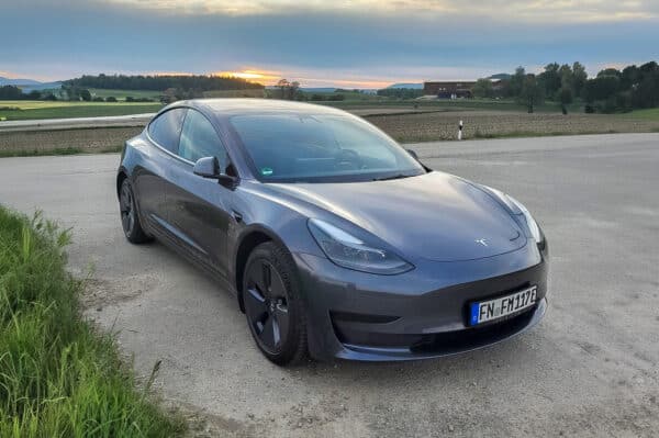 Tesla Model 3 fahren Stetten (8 Std.)